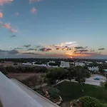 Hotel Faros Small And Restaurant