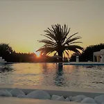 Faros Small And Restaurant