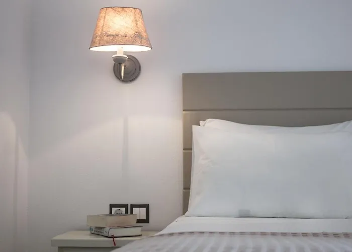 Faros Small And Restaurant