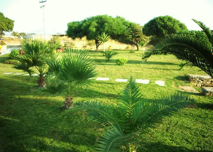 Faros Small And Restaurant מלון 3*