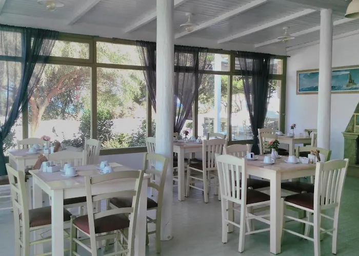 Faros Small And Restaurant