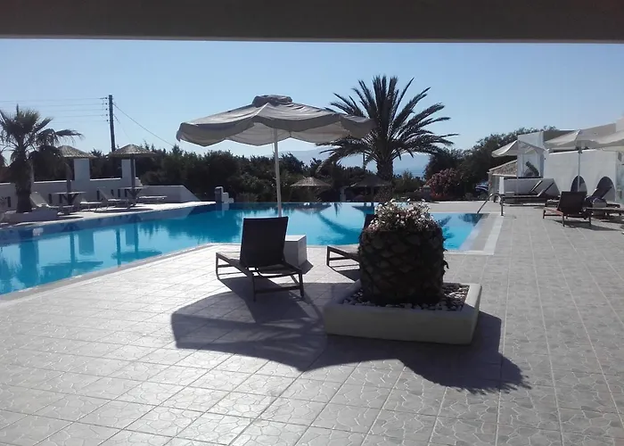 Faros Small And Restaurant אליקו ביץ'