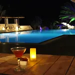 Faros Small And Restaurant 3*
