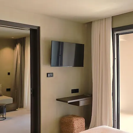 Faros Small & Restaurant Hotell 3*