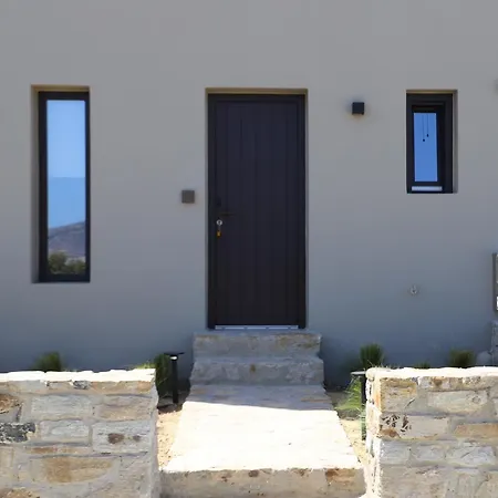فندق Faros Small & Restaurant 3*