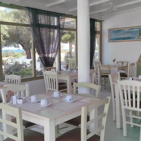 Faros Small And Restaurant 3*