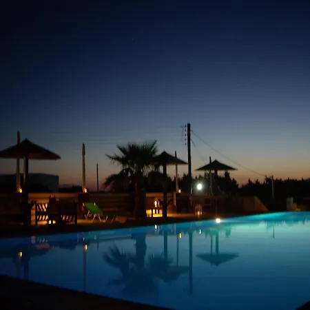 Faros Small And Restaurant 3*