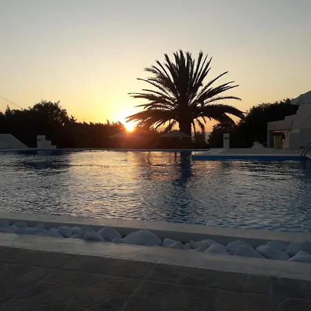 Faros Small And Restaurant Aliko Beach