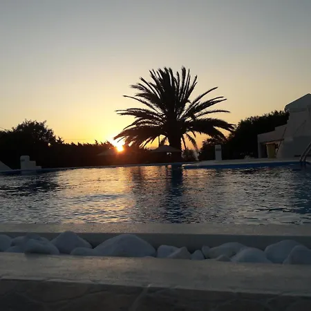 Hotell Faros Small & Restaurant Aliko Beach
