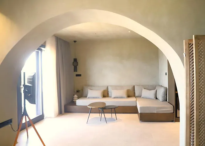 Faros Small And Restaurant